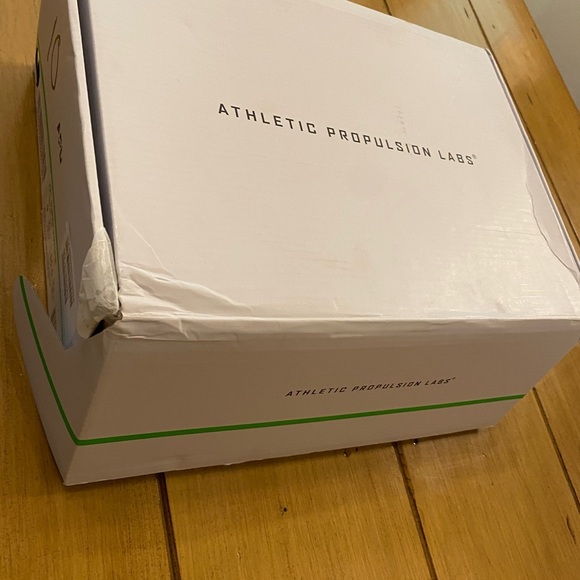 APL Super Future Yellow High Top Sneakers Energy NEW men’s 9, womens 10.5, Box - Picture 12 of 13